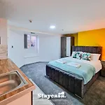 Magnificent 10 Bedroom Shared House - Great Amenities