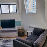City Superhost: Cosy 2 Bedroom Home