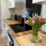 Waterside Retreat: Luxury Canal-Side Apartment In Manchester With Balcony