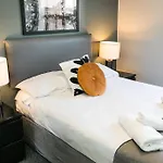 Top Floor 2 Bedroom Penthouse