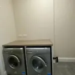 Extra Large 6 Bed 7 Bath Townhouse In Manchester