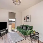 Modern 2 Bedroom Apartment Manchester Media City