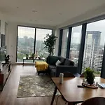Luxury 2 Bedroom En-Suite Apartment Balcony Views