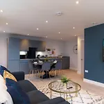 Stunning Brand New City 3Bed Apartment!