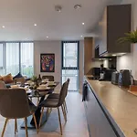 Stunning Brand New City 3Bed Apartment!