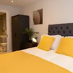 Contemporary 3 Bedrooms Apartment Manchester City