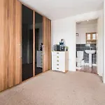 En-Suit Room With Free Dedicated Parking