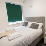 Windsor House 3 Bedrooms Sleeps 8