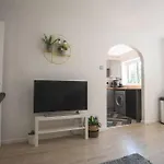 Entire 2 Bed Apartment In Manchester