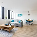 Luxurious Stylish Apartment In Old Trafford