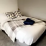 Elegant Ellesmere, Comfortable, Budget, Friendly Accommodation