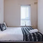 Spacious 4-Bed House Manchester