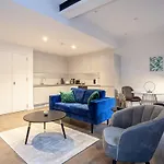 Lovely 1 Bed Apartment In Converted Printing Press
