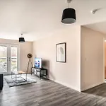 Modern & Bright 2 Bed Apartment In Manchester