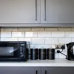 Starview Apartment-Manchester Airport