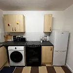 Salford Central 2-Bed - Near Uni & Mcr City Centre