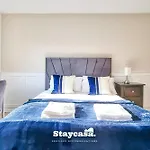 Bright 2 Bedroom Apt With Balcony In City Centre