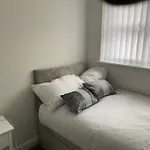 Home Sleeps5-Netflix-Parkg-Near City Center Etihad