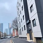 Luxury 2 Bedroom Apartment In Manchester City Centre - Free Parking