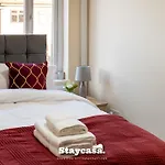 Urban Comfort 4-Bed House - Free Wi-Fi & Parking