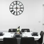 3-Bedroom Semi Near Etihad Football Stadium, Tourist Attractions, Manchester City Centre And Transport Links - Sky N Netflix