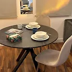 New Cosy Modern City Centre Flat