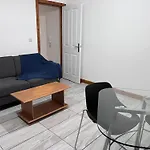 Luxury 2 Bed Apartment At Seymour Grove