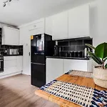 New Build House Near Trafford Centre With Drive