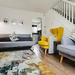 New Build House Near Trafford Centre With Drive