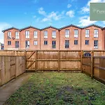 Stunning Five Bedroom Manchester House With Free Parking By Purestay Short Lets & Serviced Accommodation