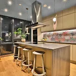 Hammock Heights! Hot Tub,Private Garage,Citycentre