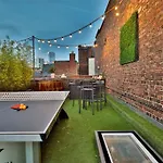Hammock Heights! Hot Tub,Private Garage,Citycentre