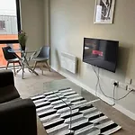 Lovely 1 Bed Central Manchester Apartment Sleeps 2