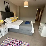 Fab 1 Bed Apartment In Central Manchester Sleeps 2