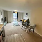 Fab 1 Bed Apartment In Central Manchester Sleeps 2