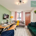 Perfect For Business Stays In Manchester - 5 Bedroom House By Purestay Short Lets & Serviced Accommodation
