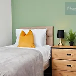 Perfect For Business Stays In Manchester - 5 Bedroom House By Purestay Short Lets & Serviced Accommodation
