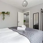 Free Parking 5 Minutes From City Centre