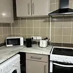Stunning 2 Bed Rear Flat Manchester