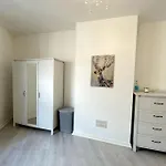Free Parking - Near Etihad, Coop Live - Comfy 3-Bed House In Manchester