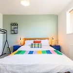 Newly Renovated 5 Bed + 5 Bath!
