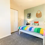 Newly Renovated 5 Bed + 5 Bath!