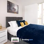 Premium Offers On 3-Night & Weekly Deal On 3-Bedroom Urban Loft By Hedgerow