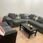 Room 1 En-Suit Double Bedroom With Bathroom In Manchester