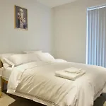 Cosy Two Bedroom Apartment In Manchester