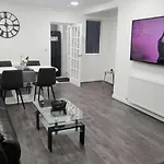 Etihcity - 3 Bedroom Semi - Free Parking Near Etihad Stadium, Tourist Attractions, Manchester City Centre, Transport And Motorway Links Next To Mcdonald\'S - Sky N Netflix