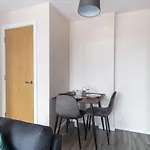 Bright & Modern 1 Bed Apartment In Manchester