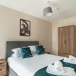 Bright & Modern 1 Bed Apartment In Manchester