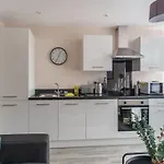 Bright & Modern 1 Bed Apartment In Manchester