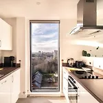 Spacious & Modern 1 Bed Apartment Manchester